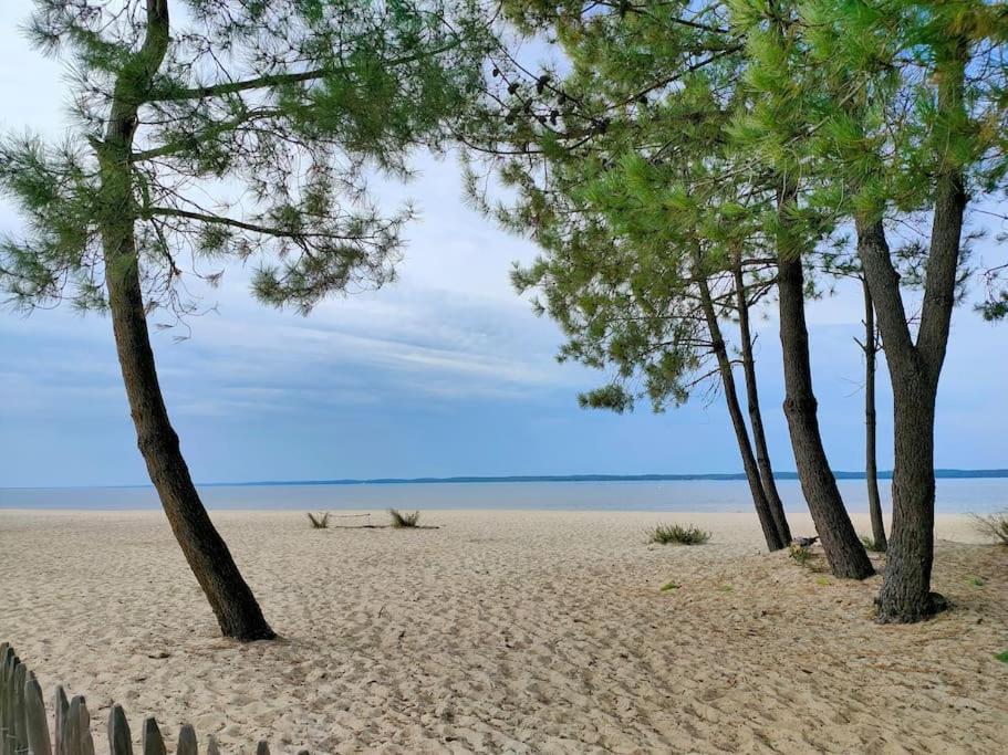 Villa dans résidence privée au bord du lac d'Hourtin port Esterno foto