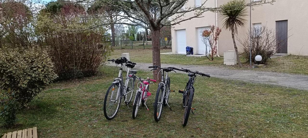 Villa dans résidence privée au bord du lac d'Hourtin port Esterno foto