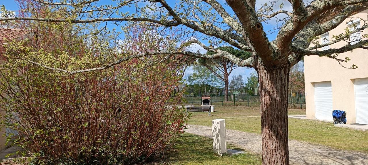Villa dans résidence privée au bord du lac d'Hourtin port Esterno foto